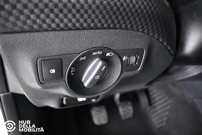 MERCEDES-BENZ A 180 d Sport